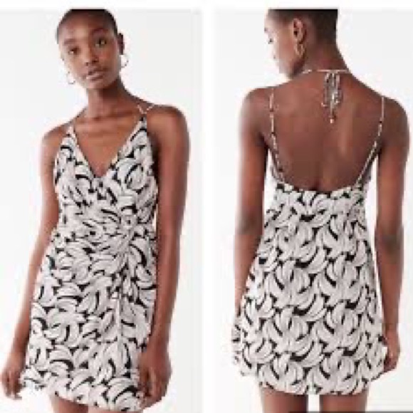 Urban Outfitters size xs banana print dress - Picture 3 of 3